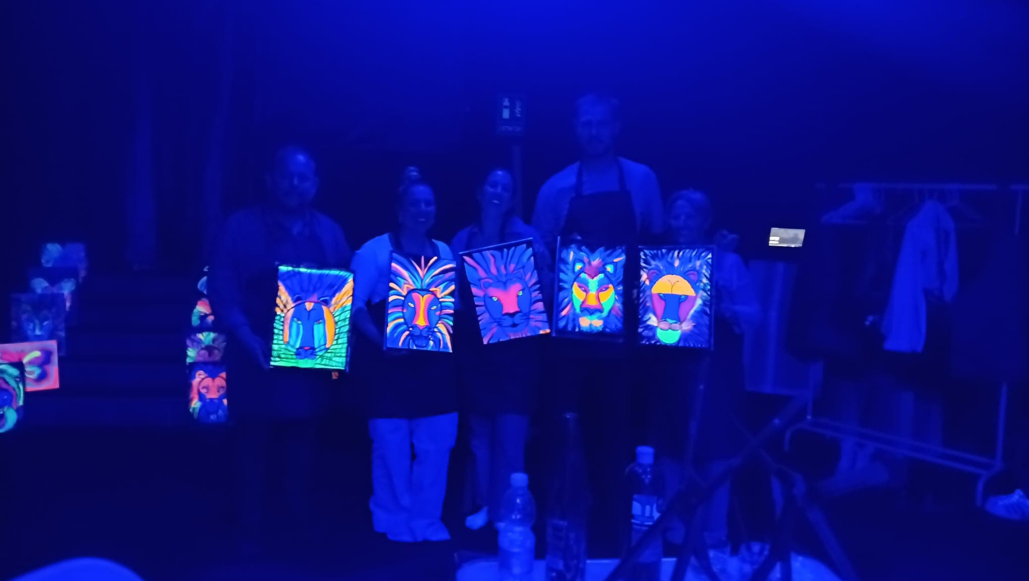neon 36